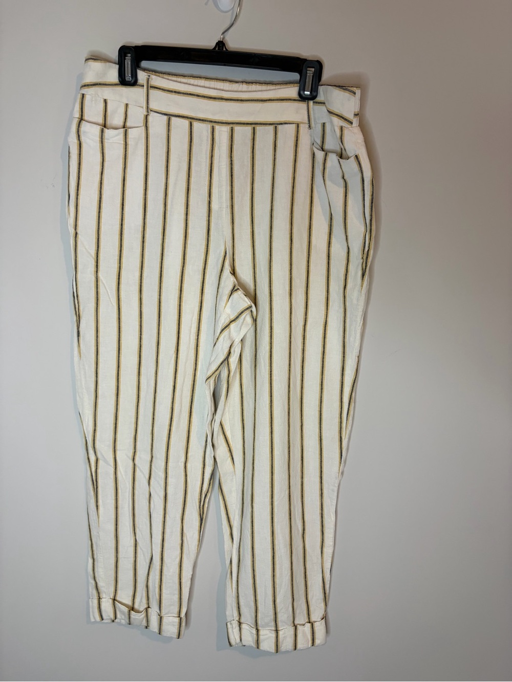 Women’s Cream striped Cropped linen and rayon Pants with cuffed hem Size L